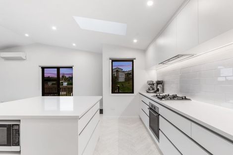 Photo of property in 12 Capitol Road, Matakatia, Whangaparaoa, 0930