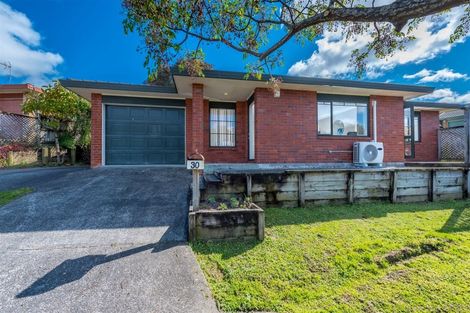 Photo of property in 30 Ginders Drive, Massey, Auckland, 0614