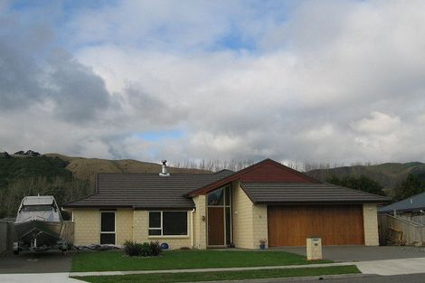 Photo of property in 58 Awatea Avenue, Paraparaumu, 5032