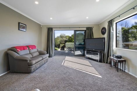 Photo of property in 11 Silkwood Place, Fitzherbert, Palmerston North, 4410