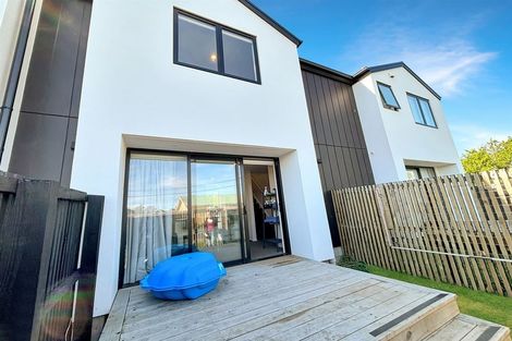 Photo of property in 2/130 Olliviers Road, Phillipstown, Christchurch, 8011