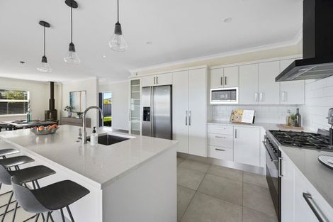 Photo of property in 4 Young Place, Taradale, Napier, 4112