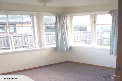 Photo of property in 9 Virgil Place, Northcote, Christchurch, 8052