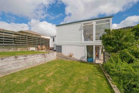 Photo of property in 1a Woodstock Terrace, Tawa, Wellington, 5028