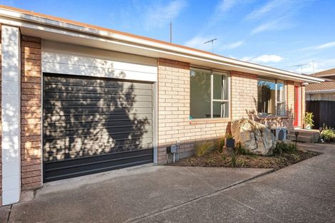 Photo of property in 2/35 Torrens Road, Hillmorton, Christchurch, 8024