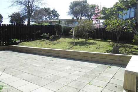 Photo of property in 1/28 Pahi Place, West Harbour, Auckland, 0618