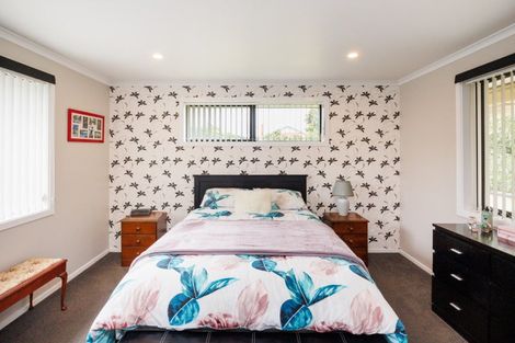 Photo of property in 6 Bryant Street, Takaro, Palmerston North, 4412