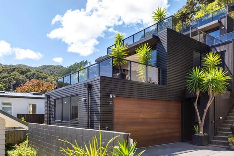 Photo of property in 616a Marine Drive, Days Bay, Lower Hutt, 5013