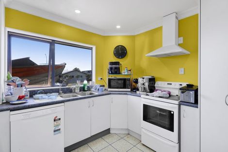 Photo of property in 8 Horizon Heights, Whalers Gate, New Plymouth, 4310