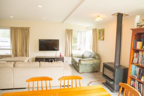 Photo of property in 11 Clarks Beach Road, Clarks Beach, 2122