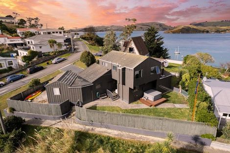Photo of property in 1 Magnetic Street, Port Chalmers, 9023