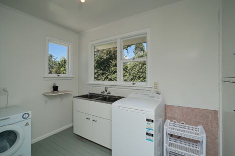 Photo of property in 80 Avonhead Road, Avonhead, Christchurch, 8042