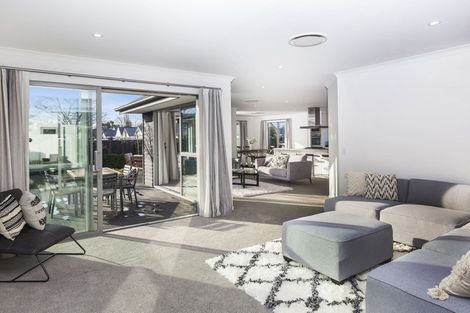 Photo of property in 29 Waterstock Way, Parklands, Christchurch, 8083