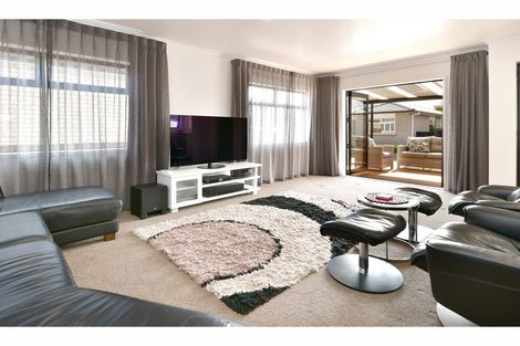 Photo of property in 3 Waitaha Close, Orewa, 0931