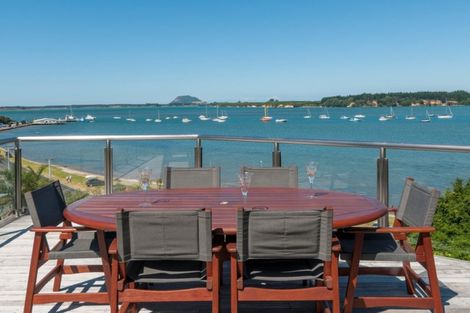 Photo of property in 53 Omokoroa Road, Omokoroa, 3114