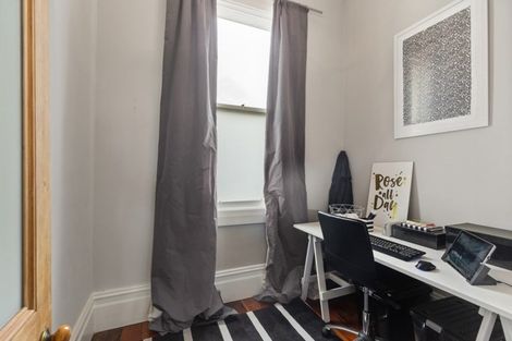 Photo of property in 23 Moana Road, Kelburn, Wellington, 6012