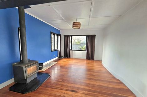 Photo of property in 40 Pioneer Road, Moturoa, New Plymouth, 4310