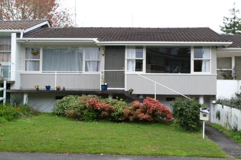 Photo of property in 2/24 Liston Crescent, Cockle Bay, Auckland, 2014