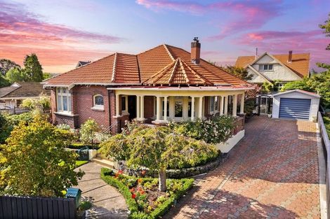 Photo of property in 241 Bay View Road, Saint Clair, Dunedin, 9012