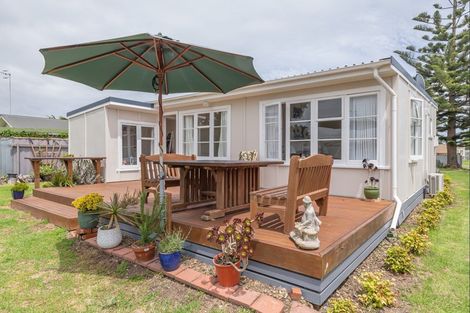 Photo of property in 3 Kauwhata Street, Himatangi Beach, Foxton, 4891