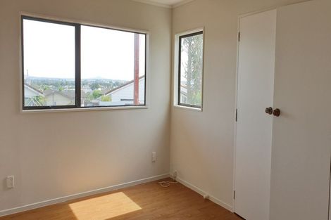 Photo of property in 1/8 Greenstone Place, Clover Park, Auckland, 2019