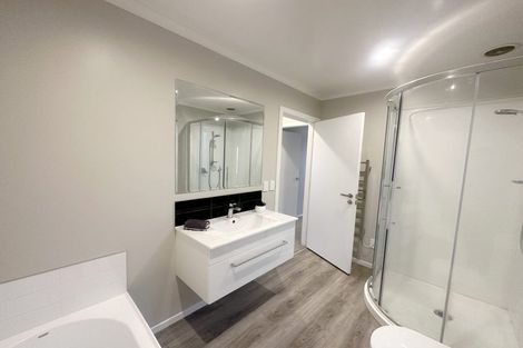 Photo of property in 3 Cessna Way, Newlands, Wellington, 6037