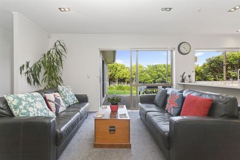 Photo of property in 13 Gilford Place, East Tamaki Heights, Auckland, 2016
