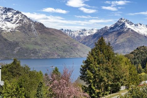Photo of property in 18 Williams Street, Sunshine Bay, Queenstown, 9300