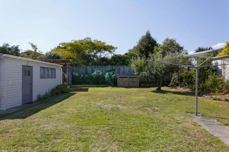 Photo of property in 6 Parata Street, Two Mile Bay, Taupo, 3330