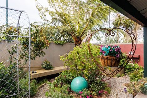 Photo of property in 1 Strachan Way, Highbury, Palmerston North, 4412