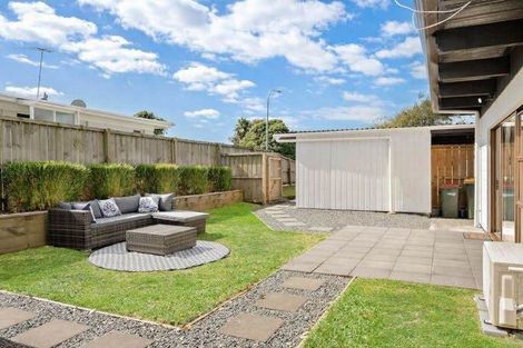 Photo of property in 2/22 Marr Road, Manurewa, Auckland, 2102