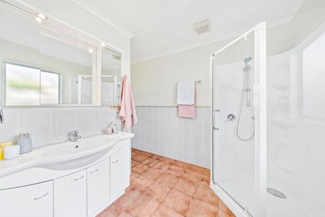 Photo of property in 11 Avion Terrace, Raumati Beach, Paraparaumu, 5032