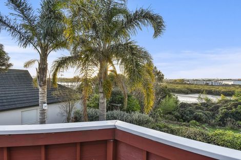 Photo of property in 16 Shepherds Road, Papakura, 2110