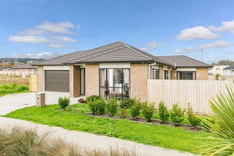 Photo of property in 5 Twin Parks Rise, Papakura, 2110