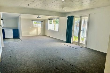 Photo of property in 11 Domett Street, Waitara, 4320