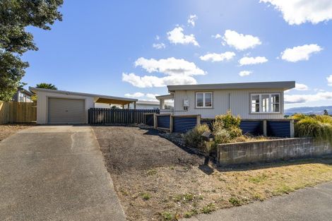 Photo of property in 10 Robert Mckeen Street, Otaki Beach, Otaki, 5512