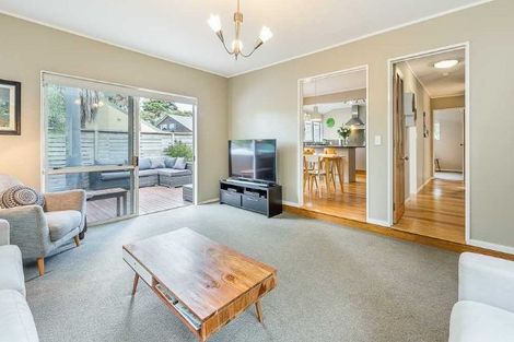 Photo of property in 7 Redfern Lane, Glenfield, Auckland, 0629