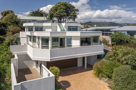 Photo of property in 32 Rosetta Road, Raumati South, Paraparaumu, 5032