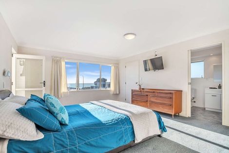 Photo of property in 1/186 Marine Parade, Mount Maunganui, 3116