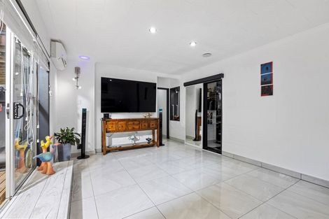 Photo of property in 44 Coroglen Avenue, Birkenhead, Auckland, 0626