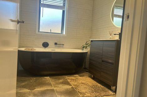 Photo of property in 203 Kyle Road, Greenhithe, Auckland, 0632