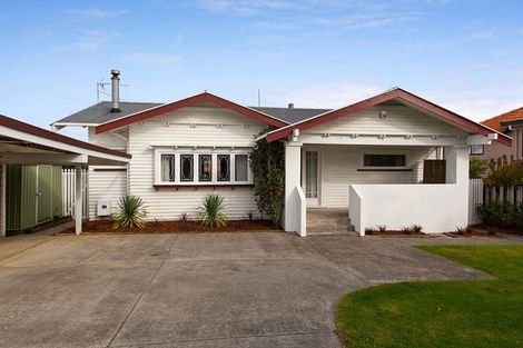 Photo of property in 16 Jasper Avenue, Mount Roskill, Auckland, 1041