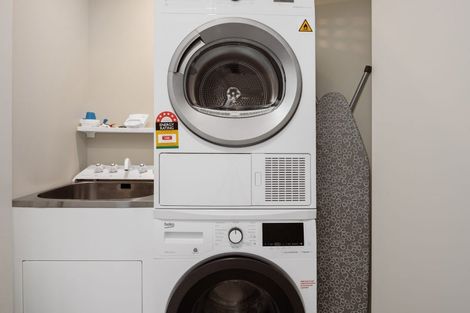 Photo of property in Oxleys Rock Apartments, 401/6 London Quay, Picton, 7220