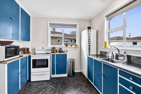 Photo of property in 1 Ramanui Avenue, Hawera, 4610