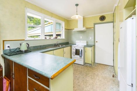 Photo of property in 210 Plateau Road, Te Marua, Upper Hutt, 5018