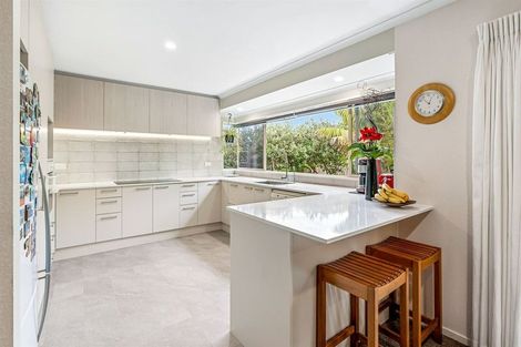 Photo of property in 8 Landvale Court, Browns Bay, Auckland, 0630