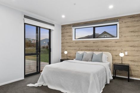 Photo of property in 6 Avalanche Place, Wanaka, 9305