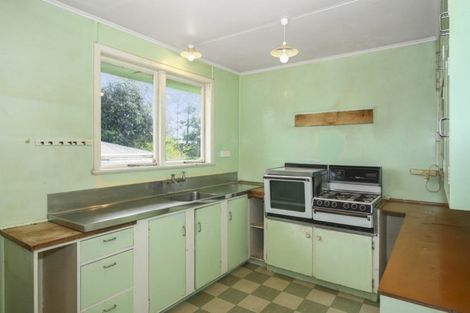 Photo of property in 44 Endeavour Street, Marfell, New Plymouth, 4310