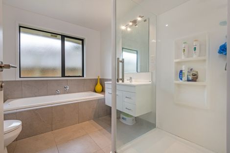 Photo of property in 30 Macdonald Heights, Feilding, 4702