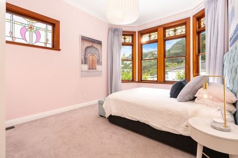 Photo of property in 2 Shannon Street, Mount Victoria, Wellington, 6011